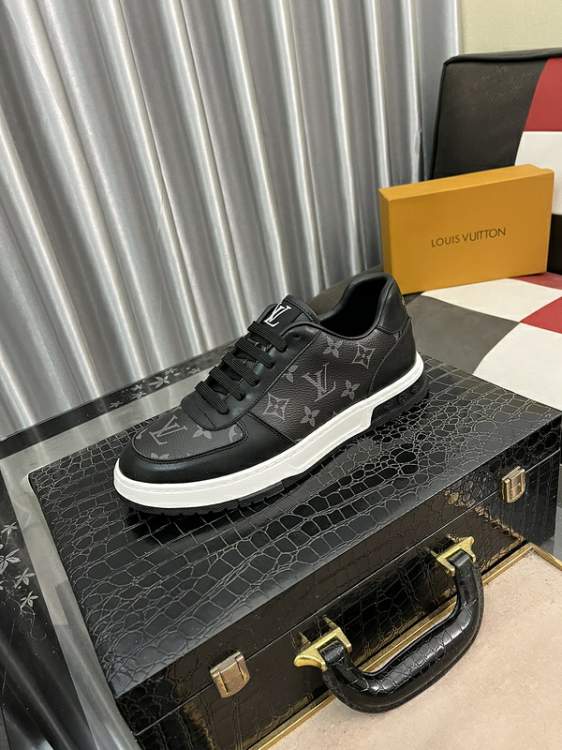 Picture of Louis Vuitton Shoes _SKULVsz38-44jyh024815058